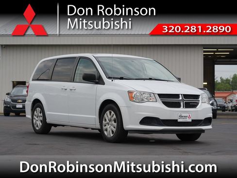 Used 2018 Dodge Grand Caravan SE w/ UConnect Hands-Free Group FWD image 1