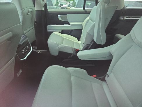 Used 2025 Ford Expedition Max Platinum w/ Driver's Package AWD/4WD image 11