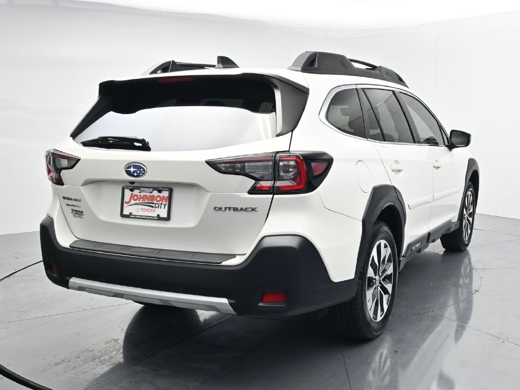 Used 2025 Subaru Outback Limited AWD/4WD image 6