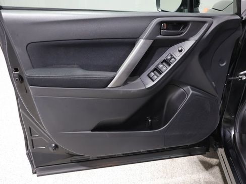 Used 2015 Subaru Forester 2.5i Premium AWD/4WD image 12