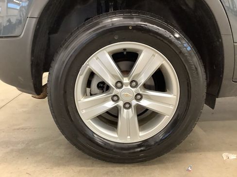 Used 2022 Chevrolet Trax LS w/ Tint and Cruise Package AWD/4WD image 26