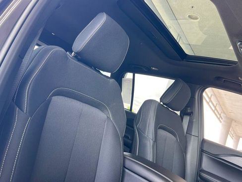 New 2025 Jeep Grand Cherokee Laredo X w/ Luxury Tech Group I image 17