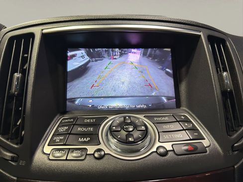 Used 2013 INFINITI G37 w/ Premium Pkg image 16