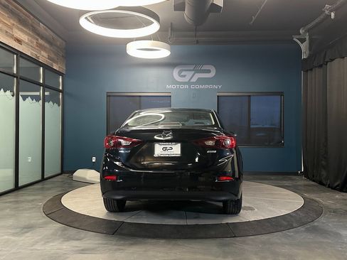 Used 2016 MAZDA MAZDA3 i Touring image 4