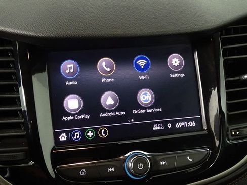 Used 2020 Chevrolet Trax LT w/ LT Convenience Package image 34