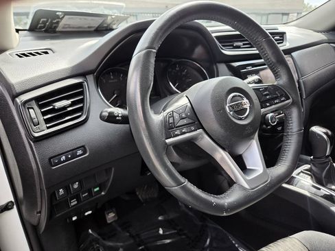 Used 2017 Nissan Rogue SV w/ Midnight Edition AWD/4WD image 11