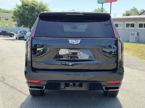 Used 2022 Cadillac Escalade Premium Luxury Platinum w/ Heavy-Duty Trailer Package AWD/4WD image 21