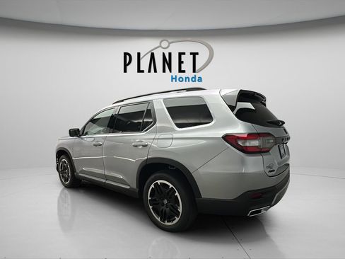 New 2026 Honda Pilot Touring image 5