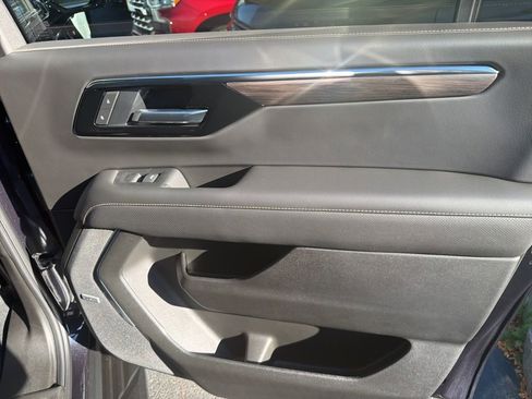 New 2026 Chevrolet Suburban Premier image 42