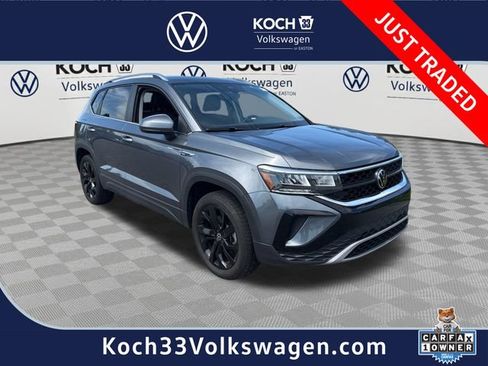 Used 2023 Volkswagen Taos SE w/ Black Wheel Package FWD image 1