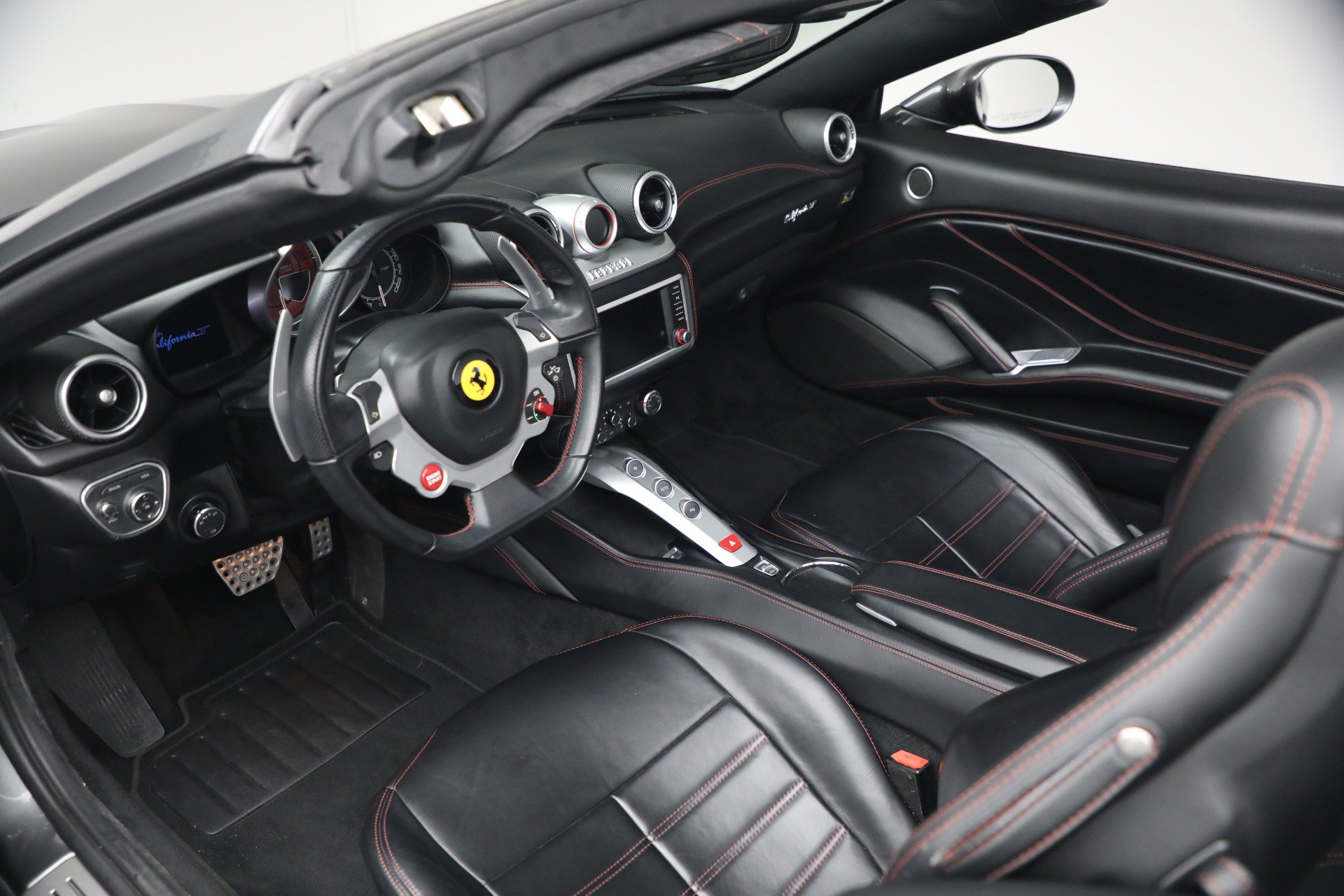 Certified 2015 Ferrari California T RWD image 14