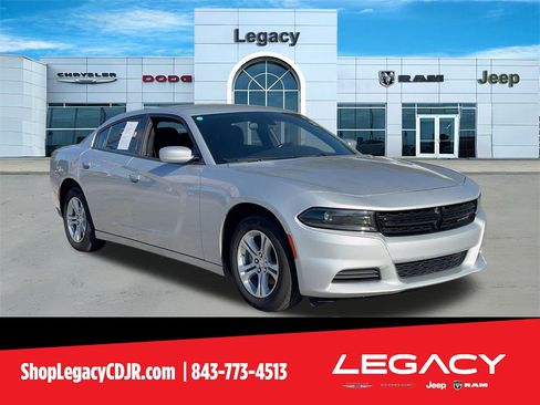 Used 2022 Dodge Charger SXT image 1