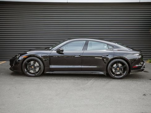 Certified 2023 Porsche Taycan GTS image 2