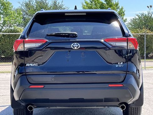 Used 2025 Toyota RAV4 LE AWD/4WD image 5