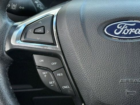 Used 2021 Ford Edge SEL image 13