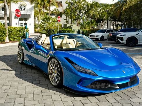 Used 2021 Ferrari F8 Tributo RWD image 37