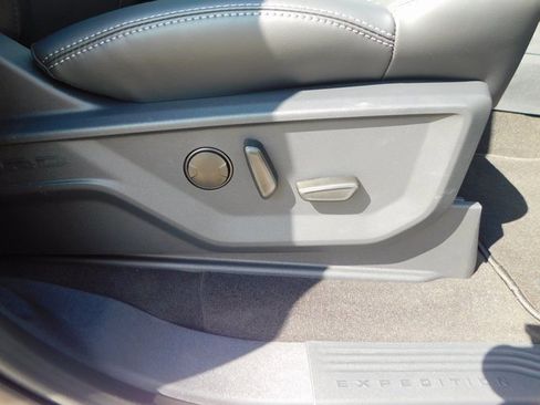 New 2025 Ford Expedition Platinum w/ Stealth Performance Package image 20