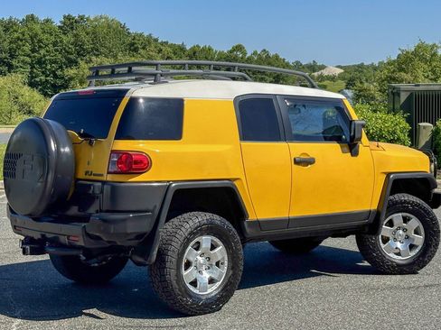 Used 2007 Toyota FJ Cruiser 4WD image 11