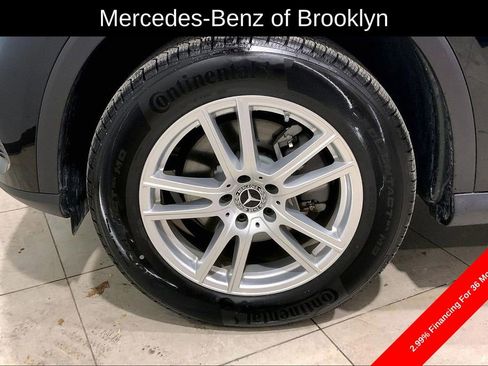 Used 2025 Mercedes-Benz GLC 300 4MATIC image 11