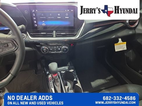 Used 2025 Chevrolet Trax RS w/ Driver Confidence Package FWD image 10