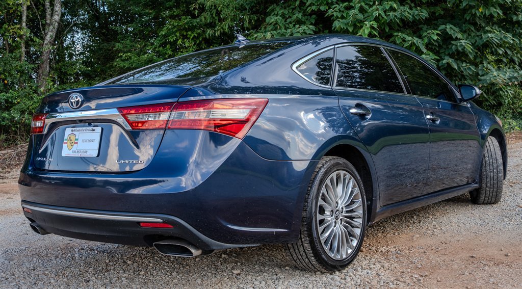 Used 2016 Toyota Avalon Limited w/ Toyota Safety Sense Package FWD image 5