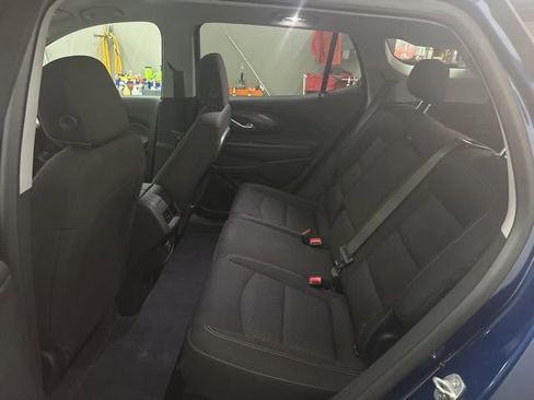 Used 2023 GMC Terrain SLE w/ Driver Convenience Package image 16