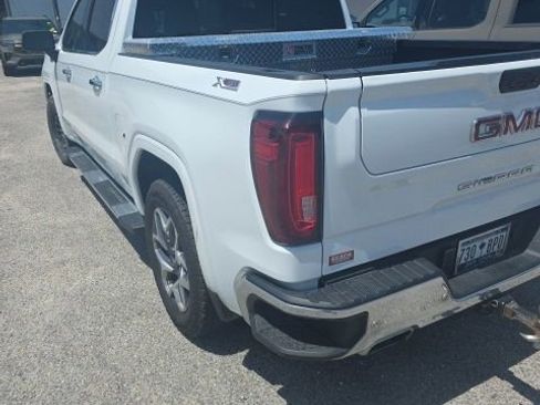 Used 2025 GMC Sierra 1500 SLT w/ SLT Premium Plus Package AWD/4WD image 6