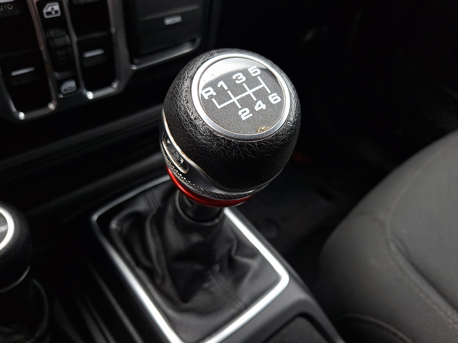 Used 2019 Jeep Wrangler Unlimited Sport S AWD/4WD image 14