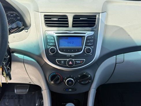 Used 2012 Hyundai Accent GLS FWD image 14