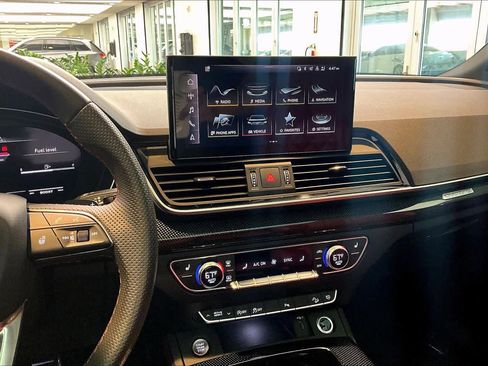 Used 2024 Audi SQ5 Premium Plus w/ S Sport Package image 6