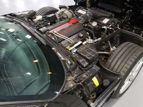 Used 1996 Chevrolet Corvette Convertible RWD image 12