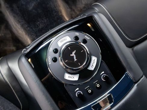 Used 2016 Rolls-Royce Ghost image 36