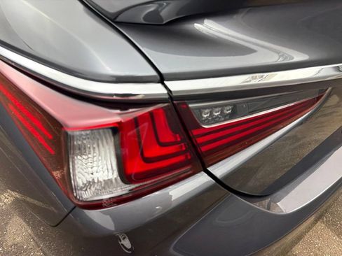 Used 2025 Lexus ES 350 w/ Premium Package FWD image 22