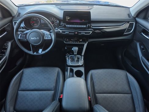 Used 2023 Kia Seltos EX image 15
