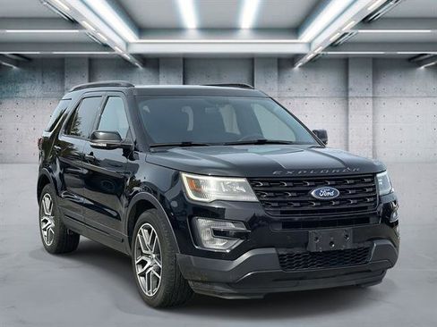 Used 2017 Ford Explorer Sport image 2