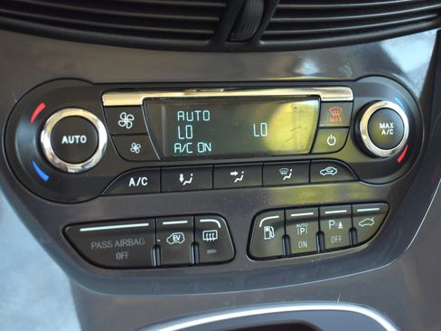Used 2013 Ford C-MAX Energi SEL FWD image 27