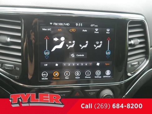 Used 2021 Jeep Grand Cherokee Limited AWD/4WD image 47