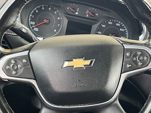 Used 2023 Chevrolet Traverse LT FWD image 28