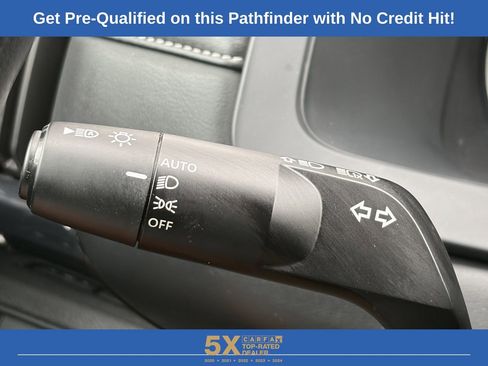Used 2023 Nissan Pathfinder S image 21