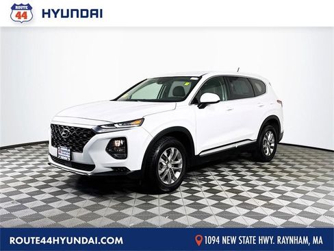 Used 2019 Hyundai Santa Fe SE image 1