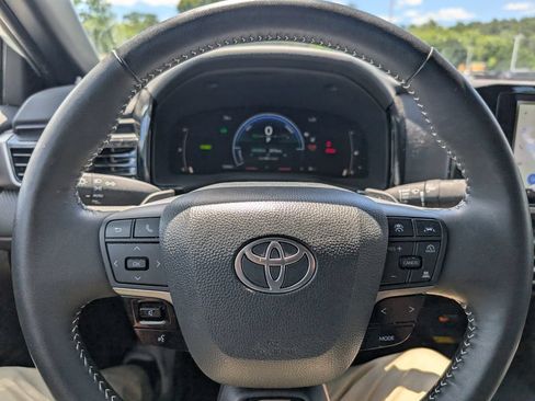 Used 2026 Toyota Camry SE w/ Convenience Package FWD image 19