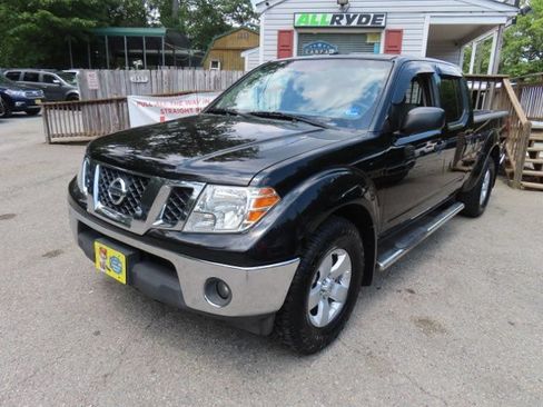 Used 2011 Nissan Frontier SV w/ SV Premium Utility Pkg AWD/4WD image 2