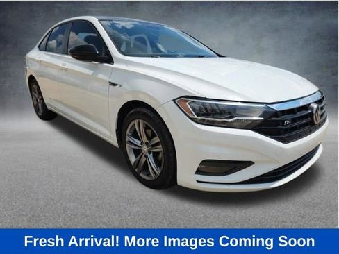 Used 2020 Volkswagen Jetta R-Line FWD image 1