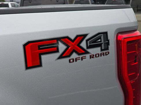 Used 2017 Ford F250 XL w/ STX Appearance Package AWD/4WD image 14