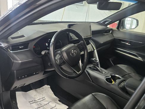 Used 2021 Toyota Venza XLE w/ Softex Package image 11