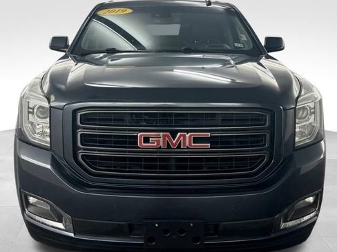 Used 2019 GMC Yukon XL SLT w/ Graphite Performance Edition RWD image 4