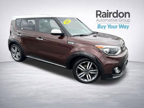 Used 2017 Kia Soul + image 1