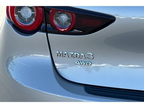 Certified 2025 MAZDA MAZDA3 Hatchback w/Premium Plus Pkg AWD/4WD image 18