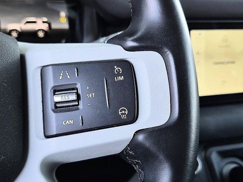 Used 2023 Land Rover Defender 90 SE AWD/4WD image 18