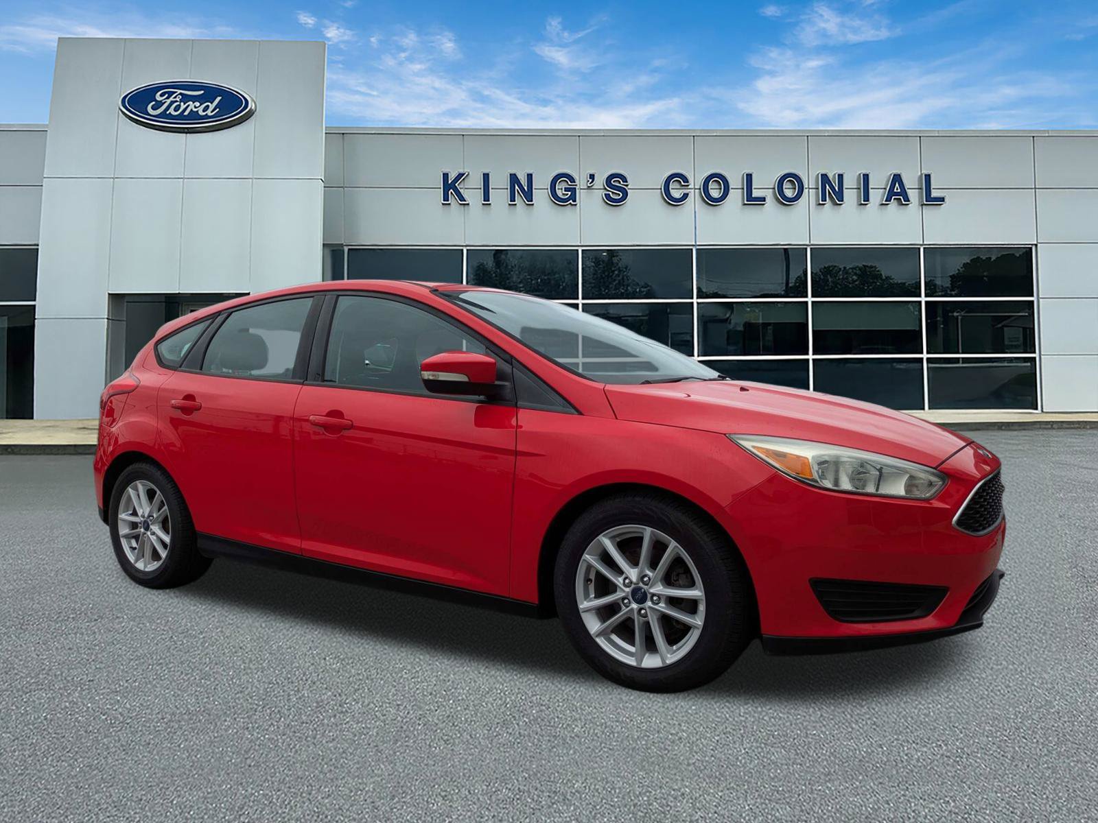 Used 2015 Ford Focus SE FWD image 1